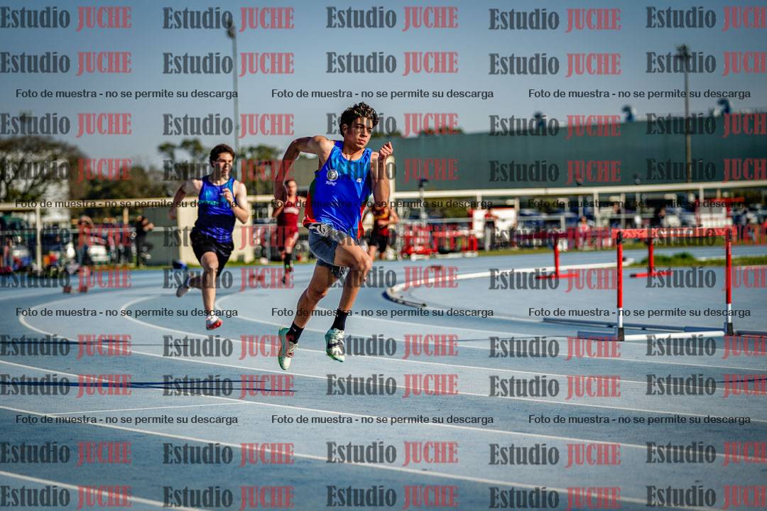 Fotos de los 400 m con vallas de varones
