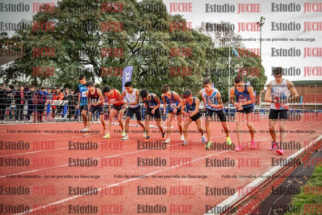 Fotos de los 2000 m con obstáculos de varones