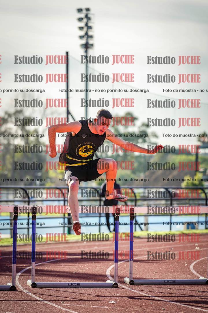 Fotos de los 400 m con vallas de varones