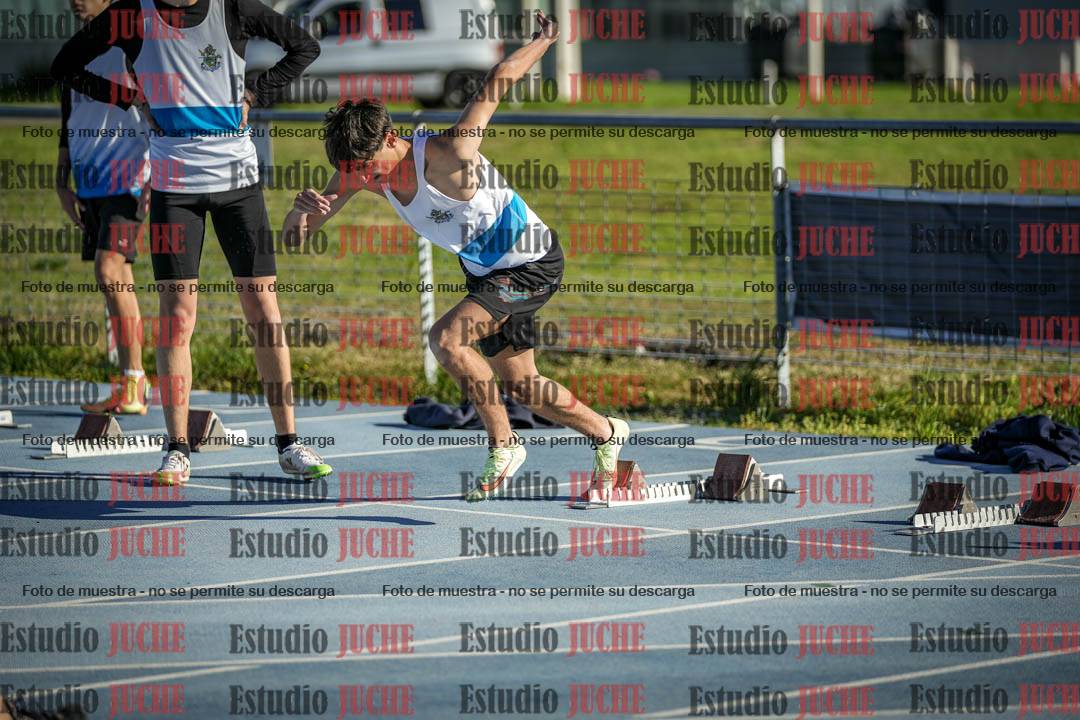 Fotos de los 110 m con vallas de varones - U17 (incluye heptatlón)
