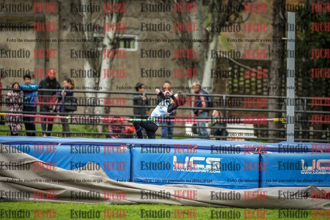 Fotos del salto en alto de mujeres y varones - todos los grupos
