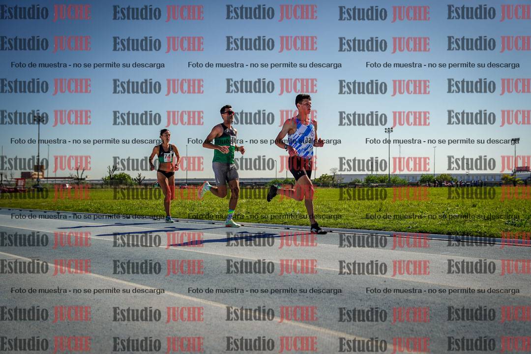 Fotos de los 5000 m de mujeres y varones - serie 1