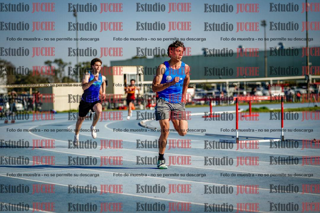 Fotos de los 400 m con vallas de varones