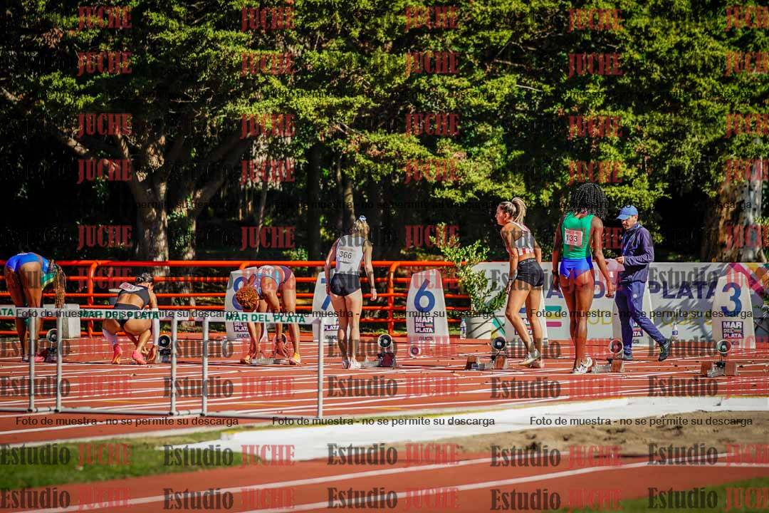 Fotos de los 100 m con vallas de mujeres - hepta 1