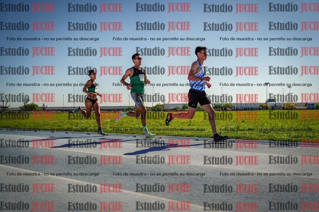 Fotos de los 5000 m de mujeres y varones - serie 1