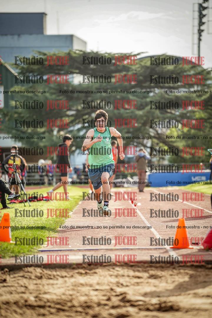 Fotos del salto en largo de varones