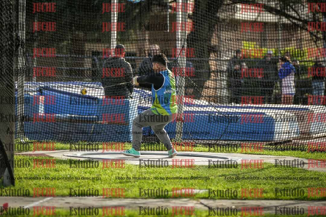 Fotos del lanzamiento de martillo de varones