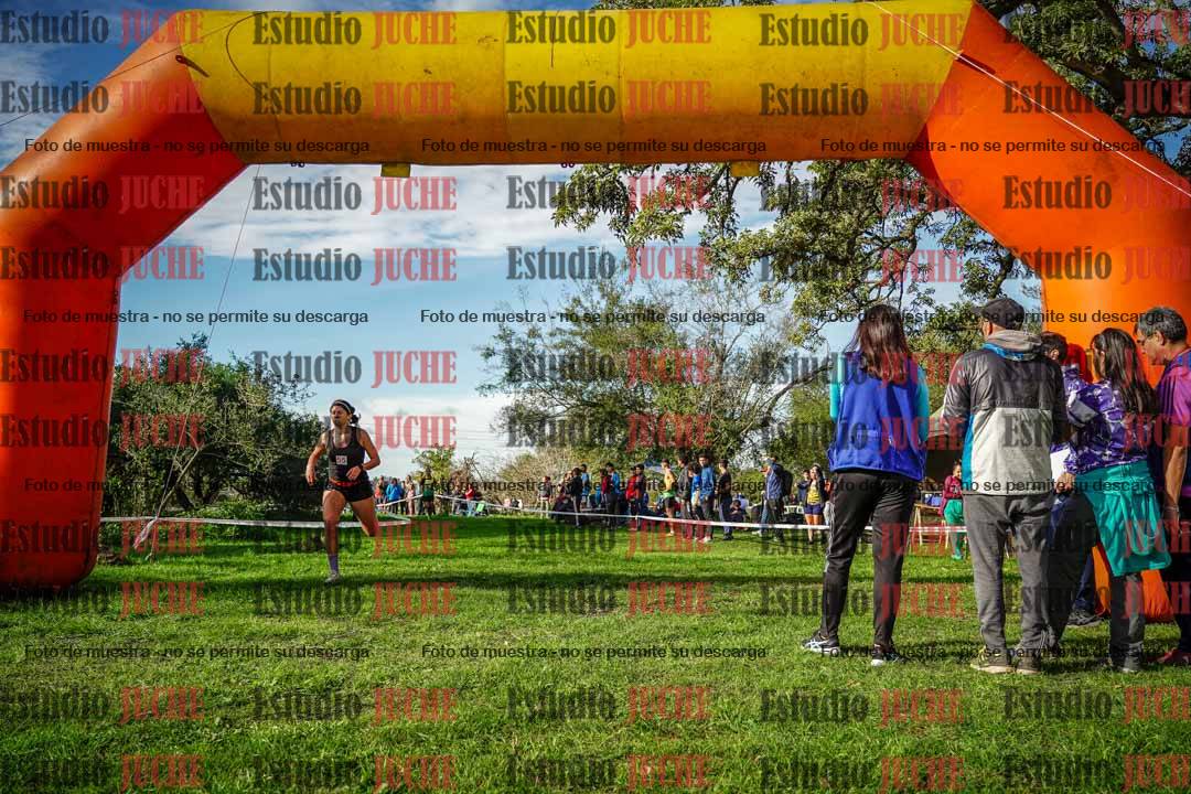 Fotos de la llegada del cross de 4000 m - mujeres