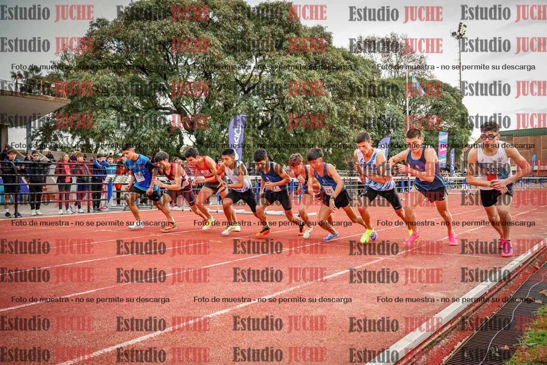 Fotos de los 2000 m con obstáculos de varones