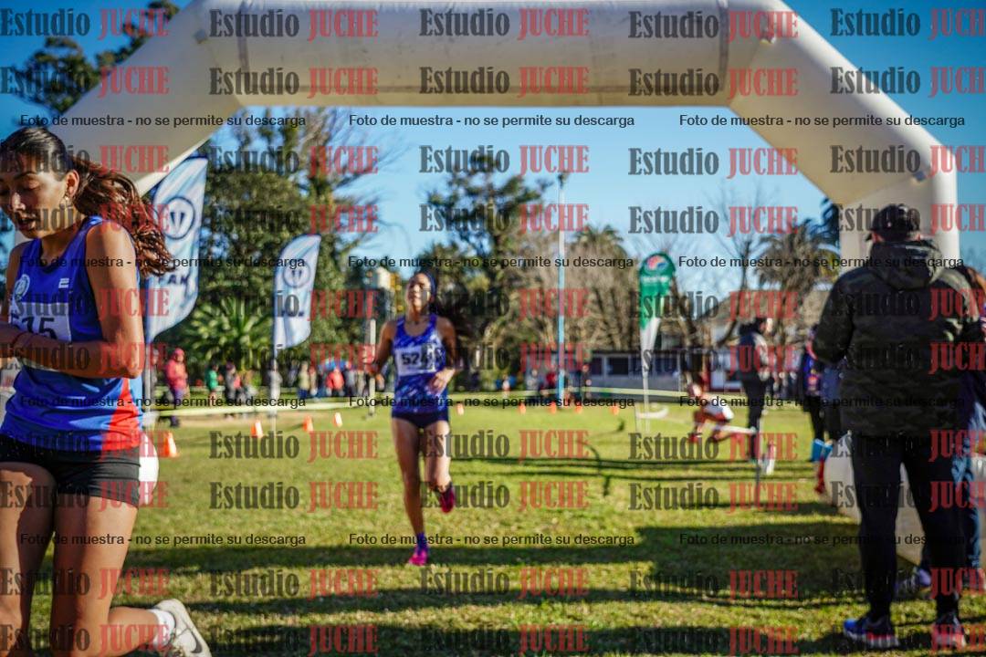 Fotos de la llegada del cross de 4000 m - mujeres