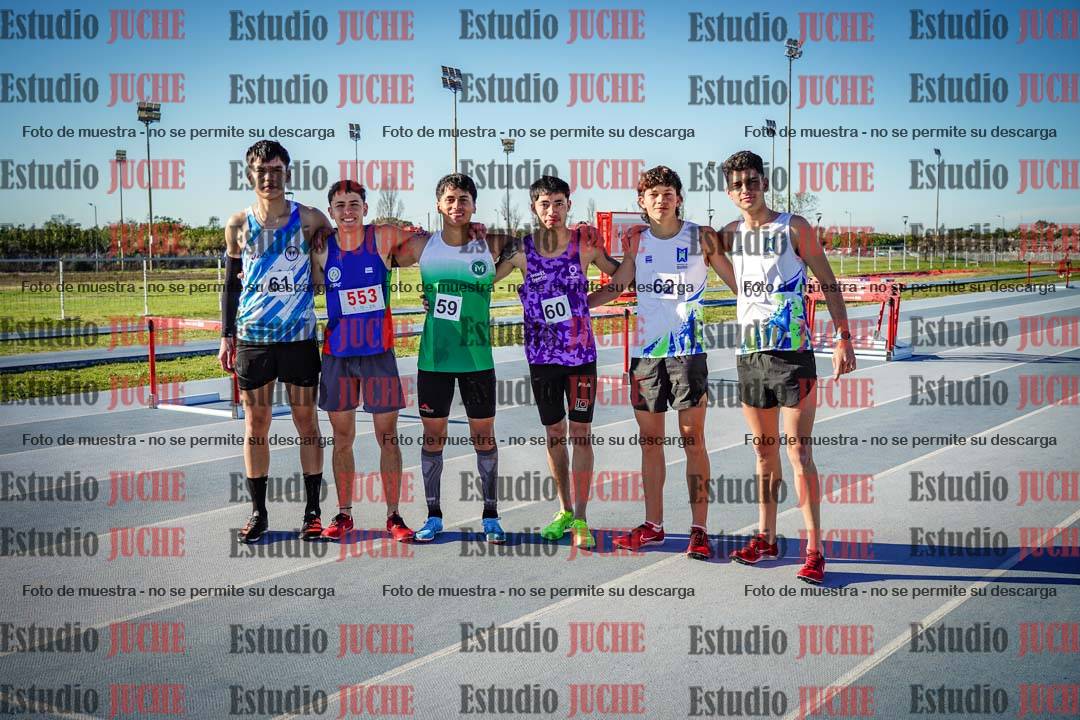 Fotos de los 3000 m con obstáculos de varones