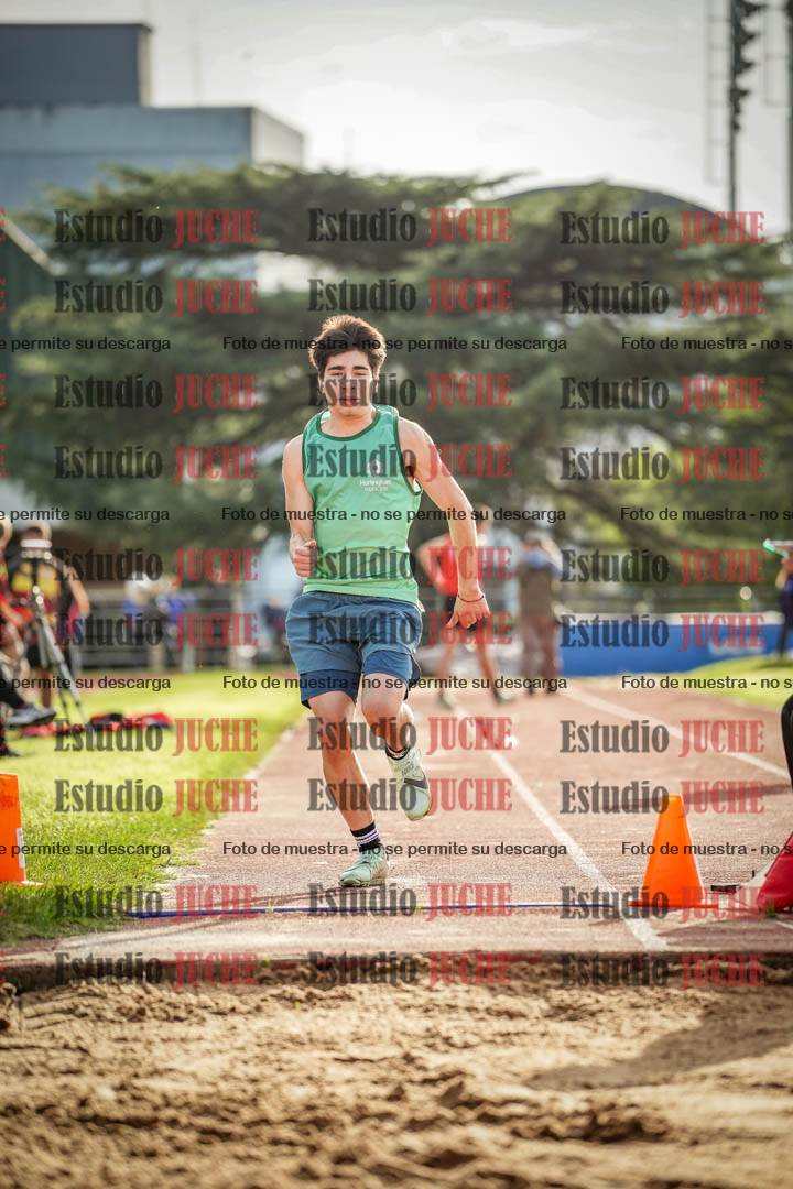 Fotos del salto en largo de varones