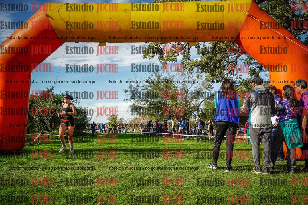 Fotos de la llegada del cross de 4000 m - mujeres