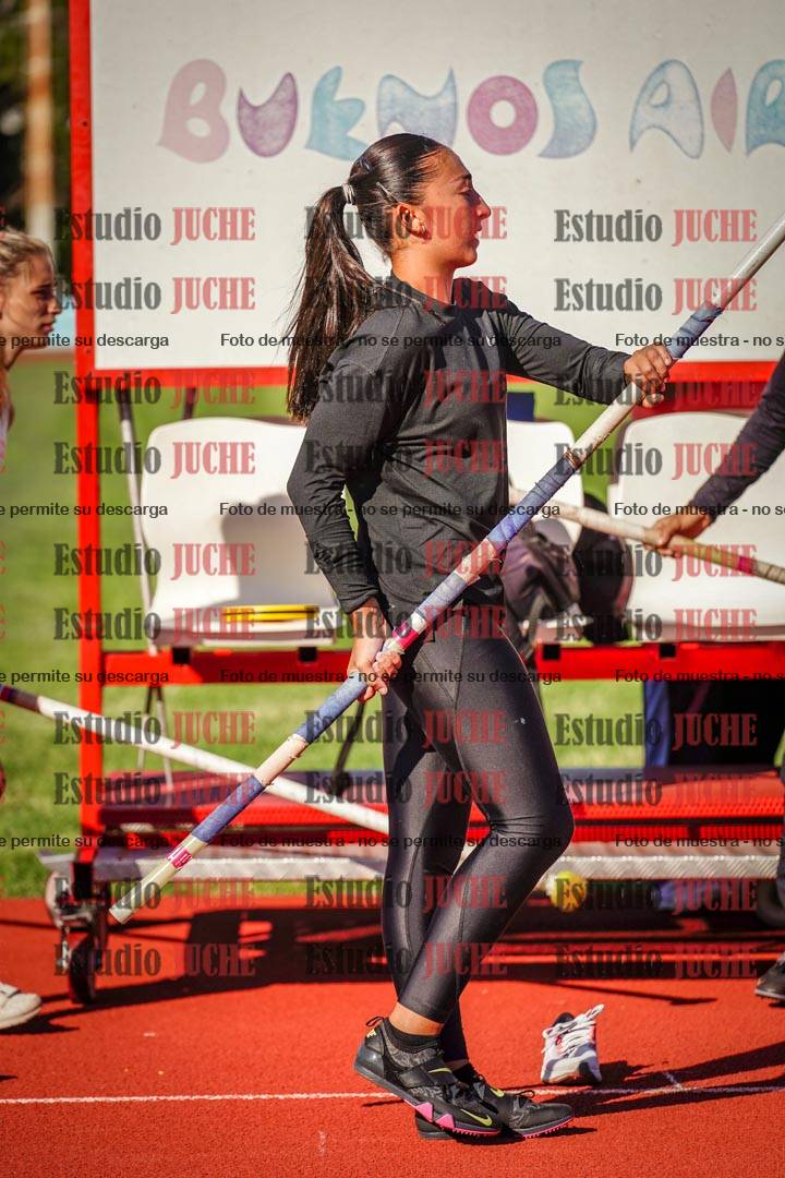 Fotos del salto con garrocha de mujeres y varones
