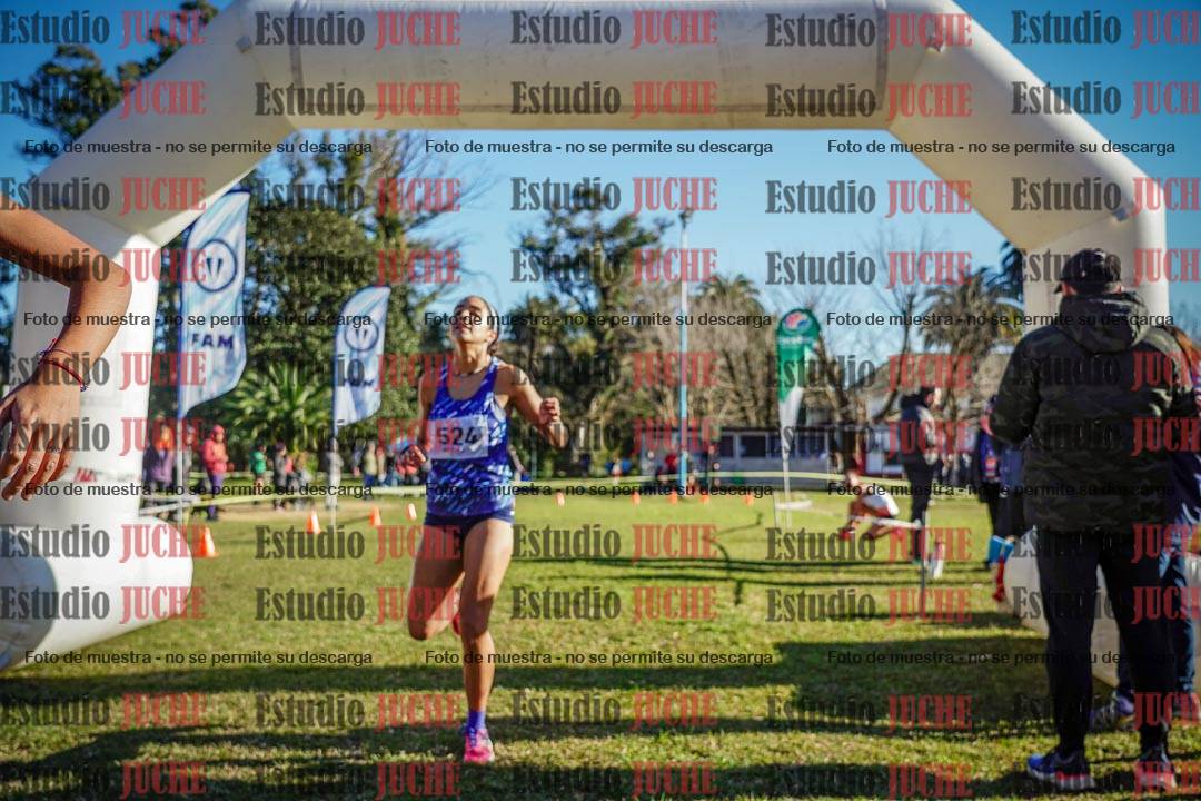 Fotos de la llegada del cross de 4000 m - mujeres