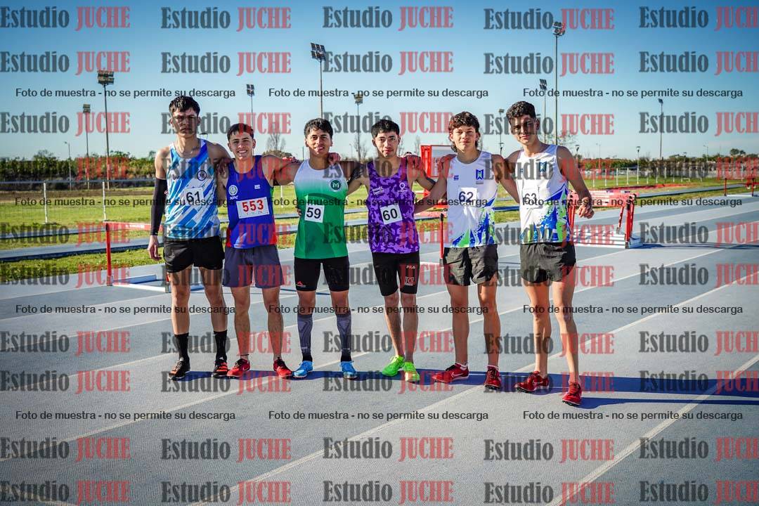 Fotos de los 3000 m con obstáculos de varones