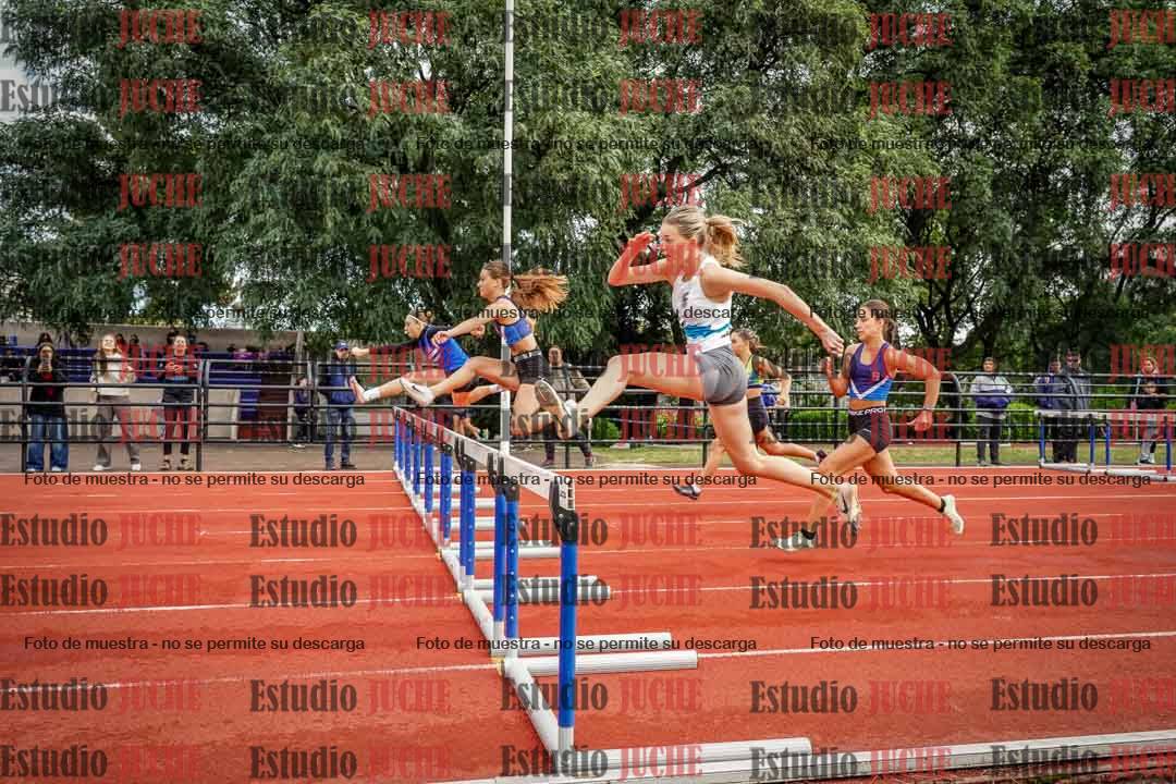 Fotos de los 100 m con vallas de mujeres