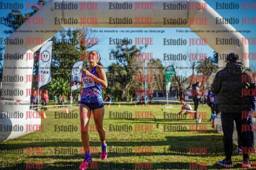 Fotos de la llegada del cross de 4000 m - mujeres