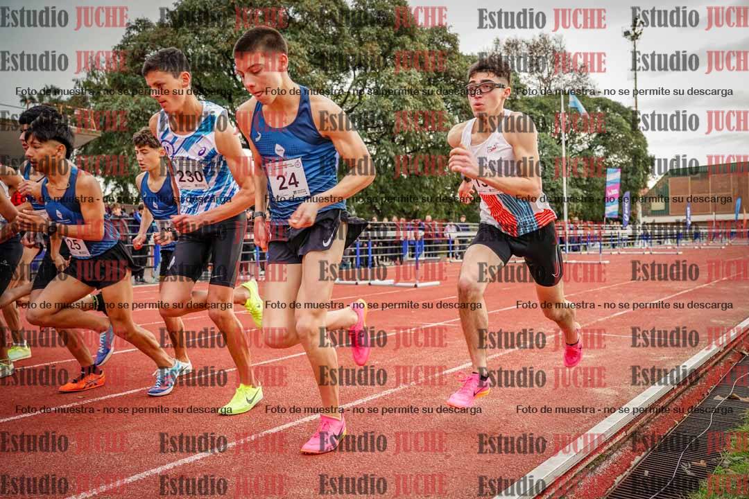 Fotos de los 2000 m con obstáculos de varones