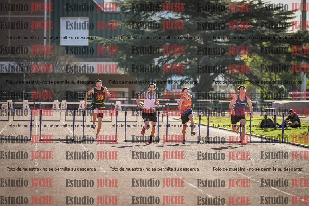 Fotos de los 400 m con vallas de varones