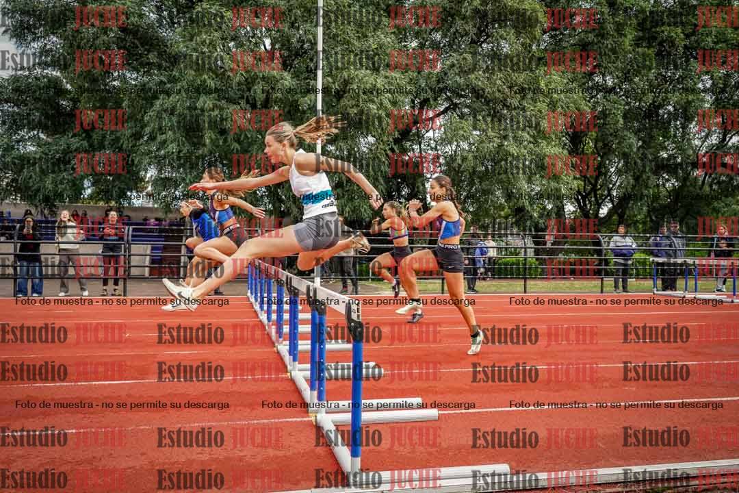 Fotos de los 100 m con vallas de mujeres