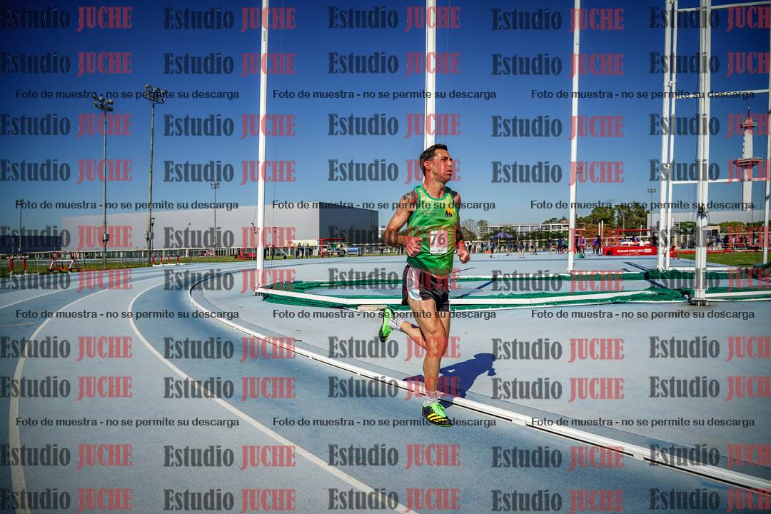 Fotos de los 5000 m de mujeres y varones - serie 1