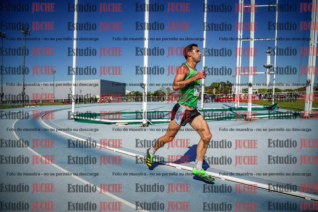 Fotos de los 5000 m de mujeres y varones - serie 1
