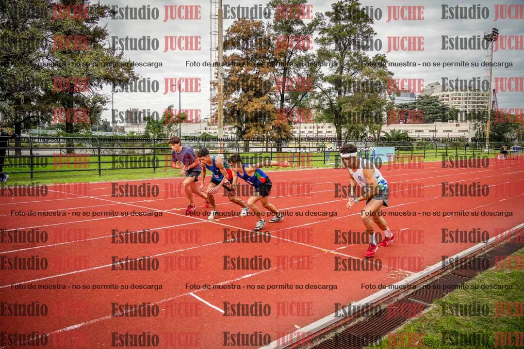 Fotos de los 3000 m con obstáculos de varones