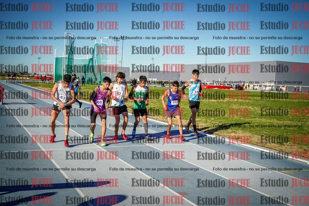 Fotos de los 3000 m con obstáculos de varones