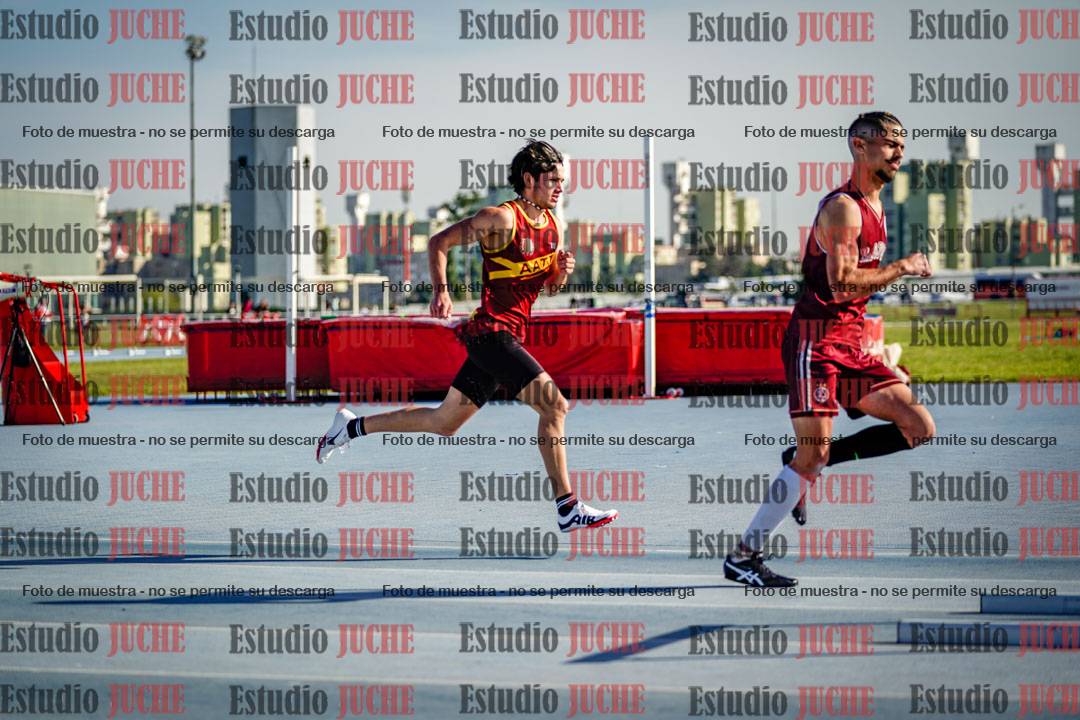 Fotos de los 400 m con vallas de varones