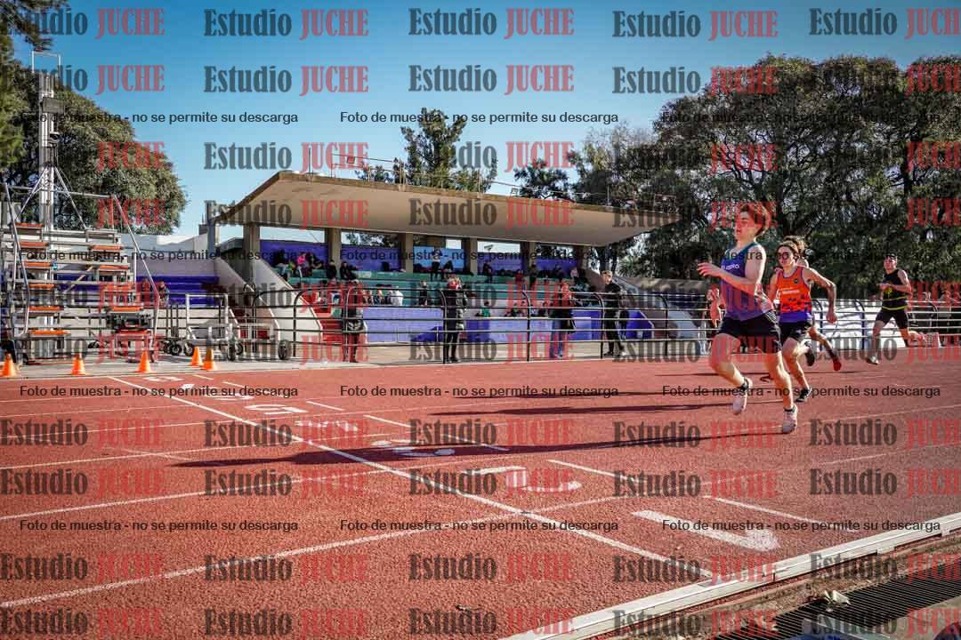 Fotos de los 400 m con vallas de varones