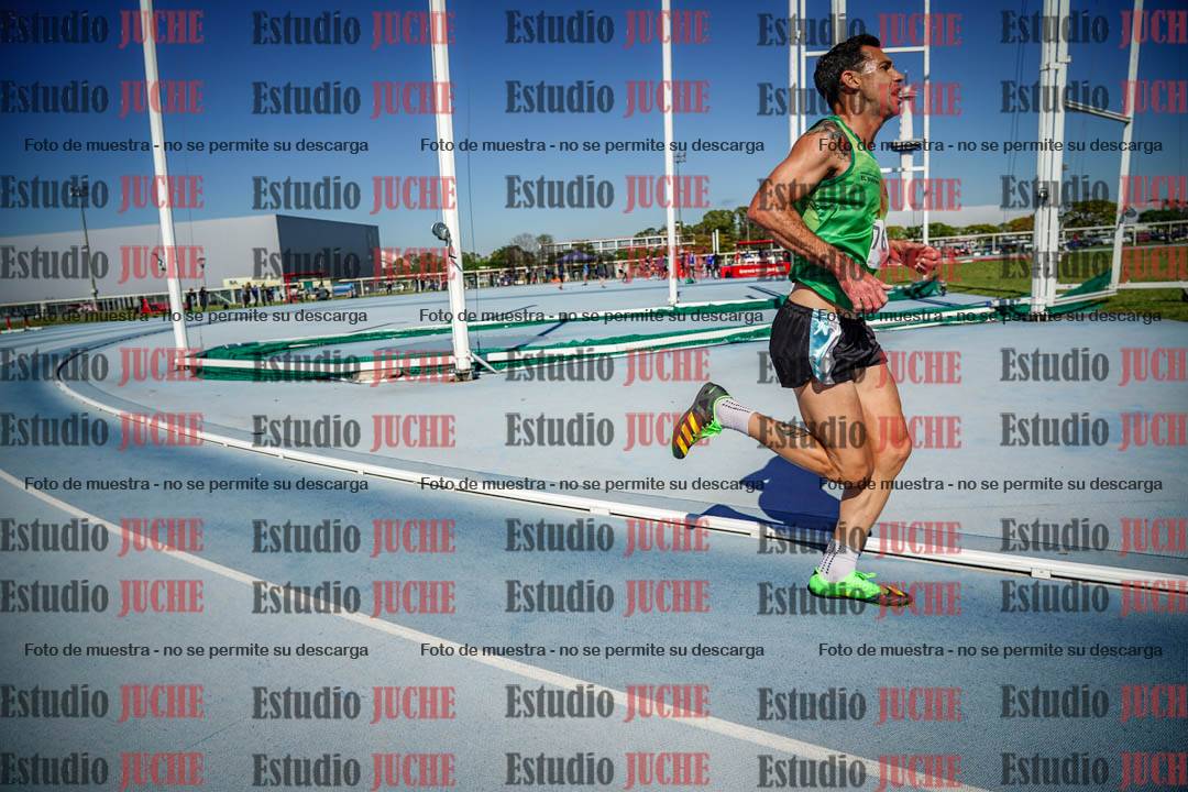 Fotos de los 5000 m de mujeres y varones - serie 1