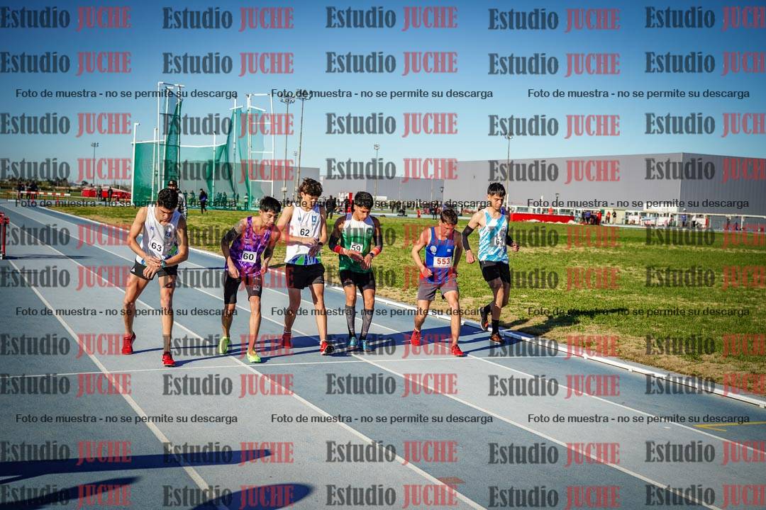 Fotos de los 3000 m con obstáculos de varones