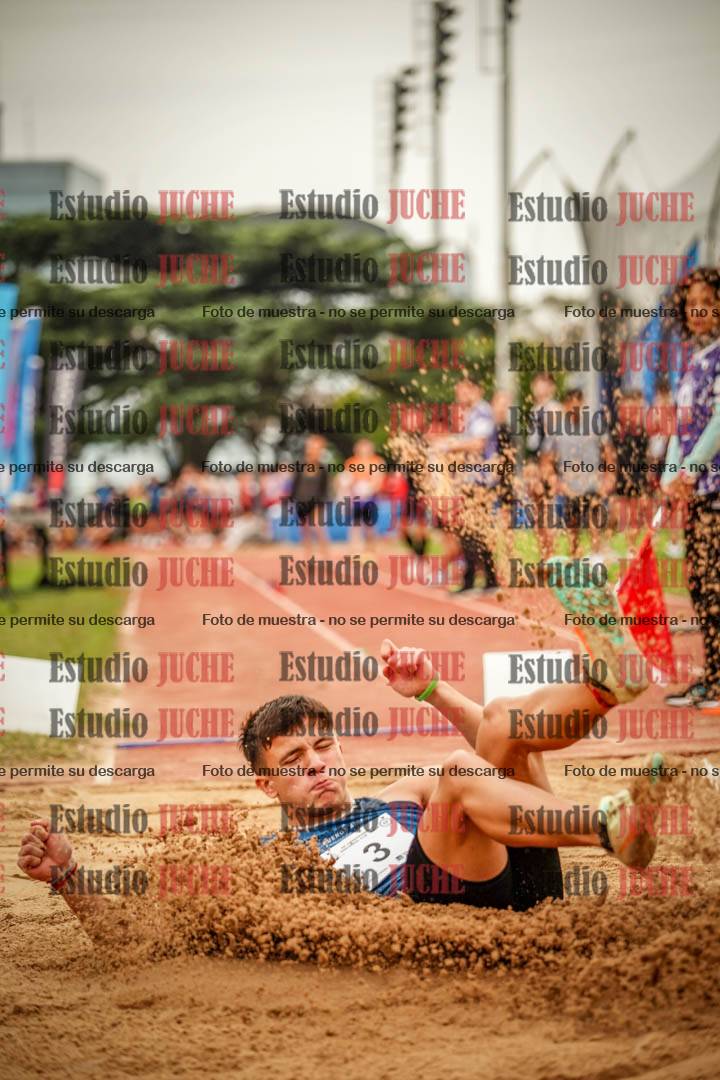 Fotos del salto en largo de varones