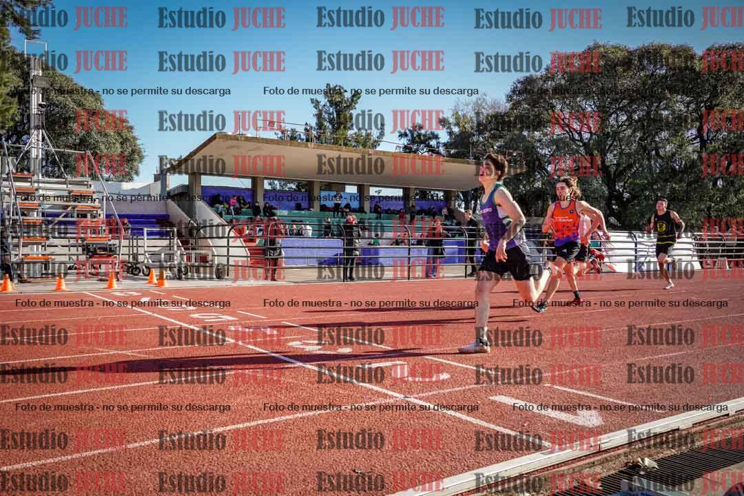 Fotos de los 400 m con vallas de varones