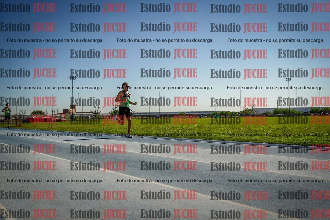 Fotos de los 5000 m de mujeres y varones - serie 1