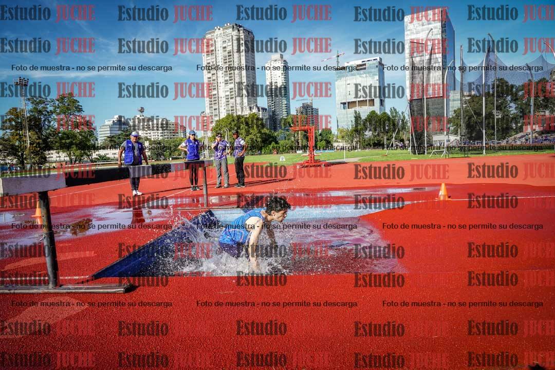 Fotos de los 3000 m con obstáculos de varones
