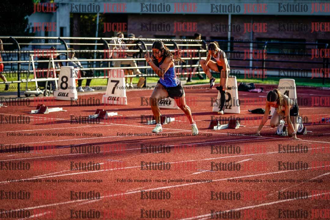 Fotos de los 100 m con vallas de mujeres