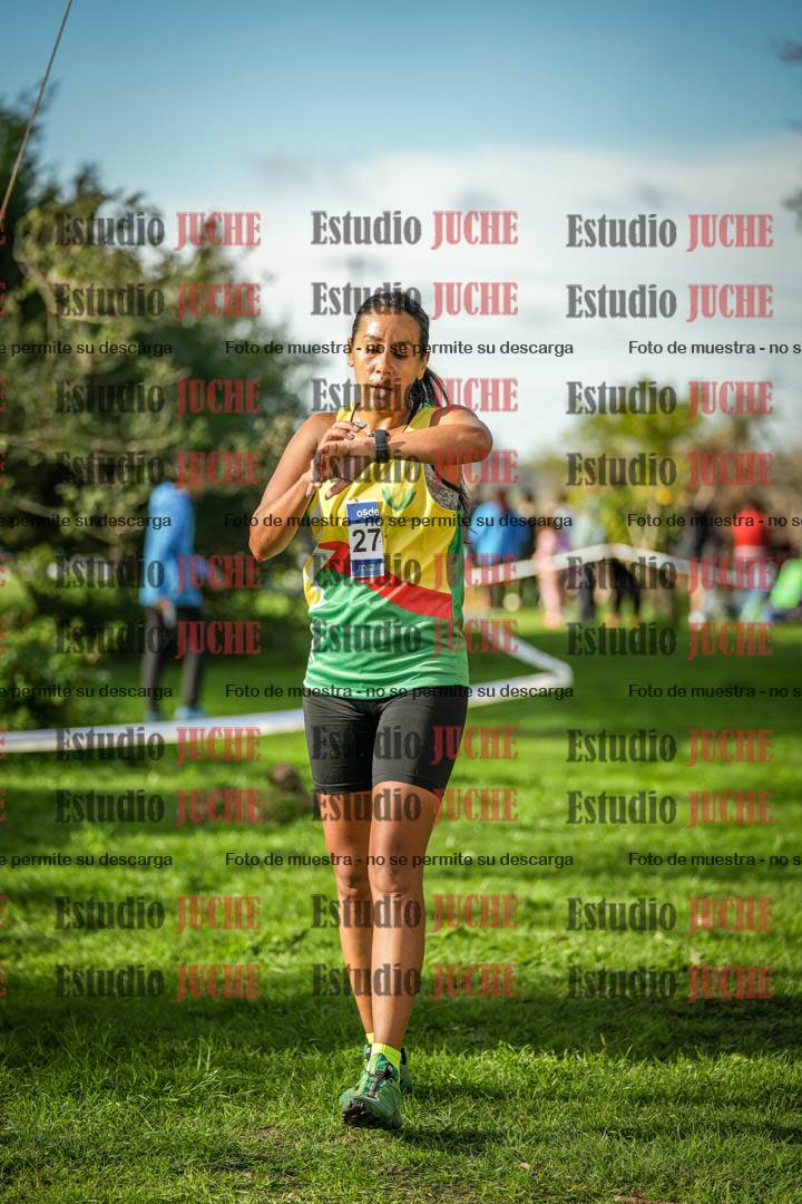 Fotos de la llegada del cross de 4000 m - mujeres