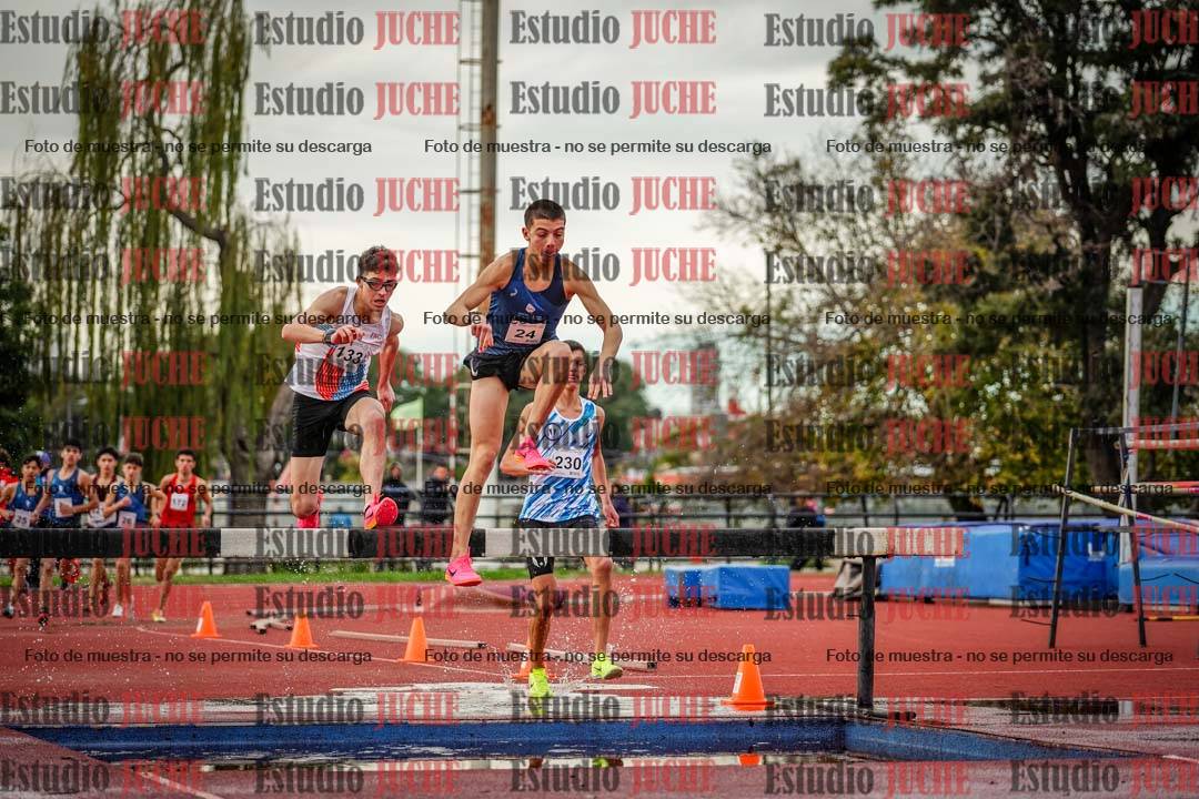 Fotos de los 2000 m con obstáculos de varones