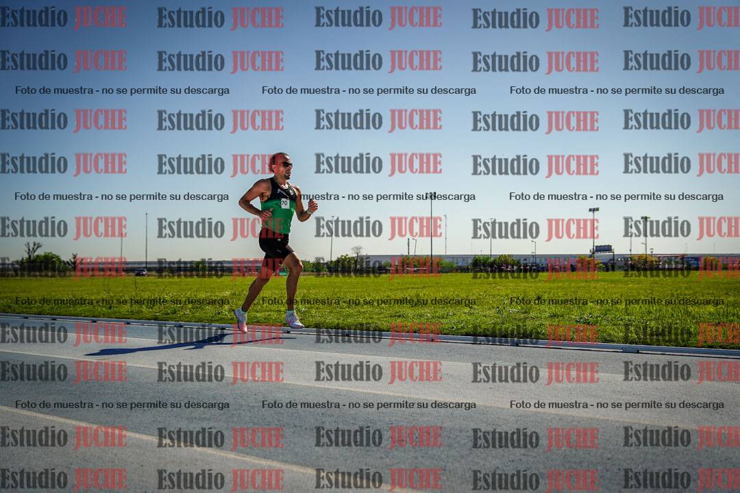 Fotos de los 5000 m de mujeres y varones - serie 1