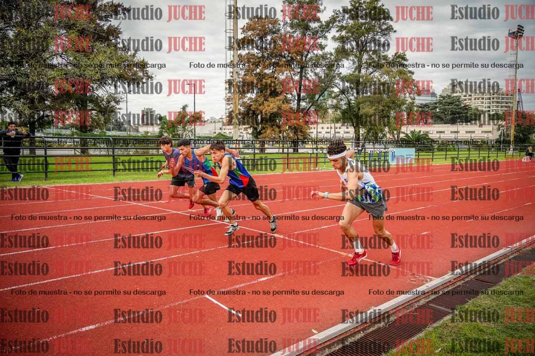 Fotos de los 3000 m con obstáculos de varones
