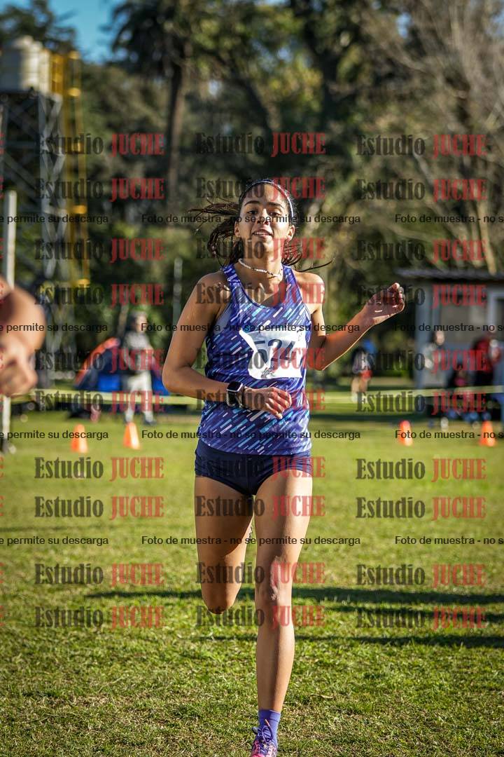 Fotos de la llegada del cross de 4000 m - mujeres