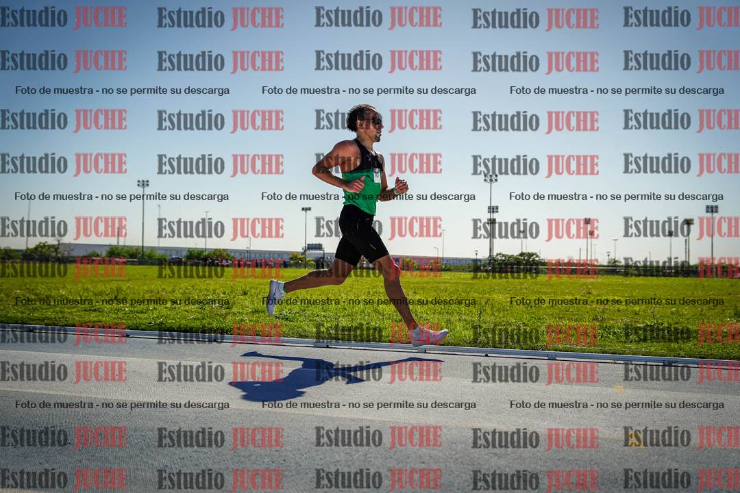Fotos de los 5000 m de mujeres y varones - serie 1