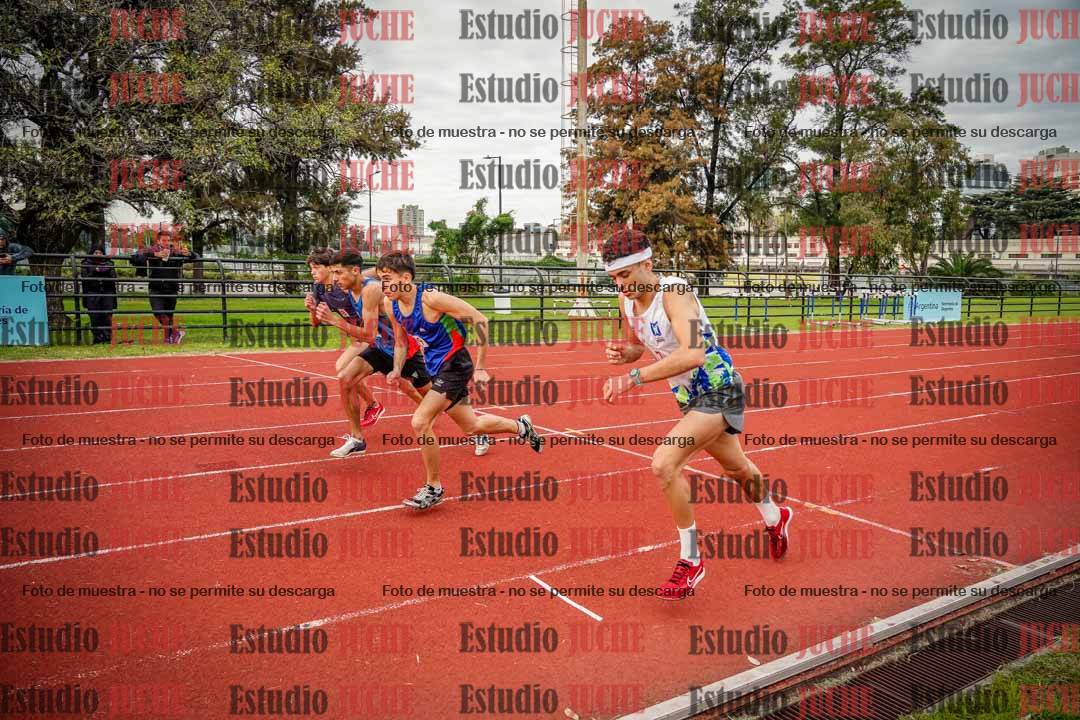 Fotos de los 3000 m con obstáculos de varones