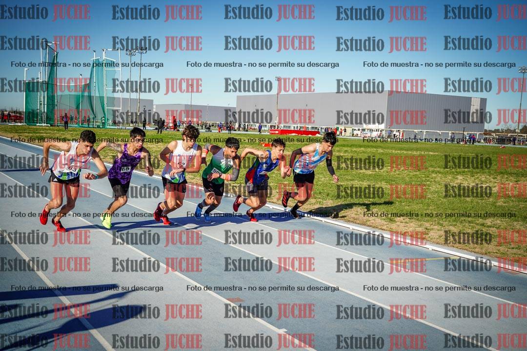 Fotos de los 3000 m con obstáculos de varones