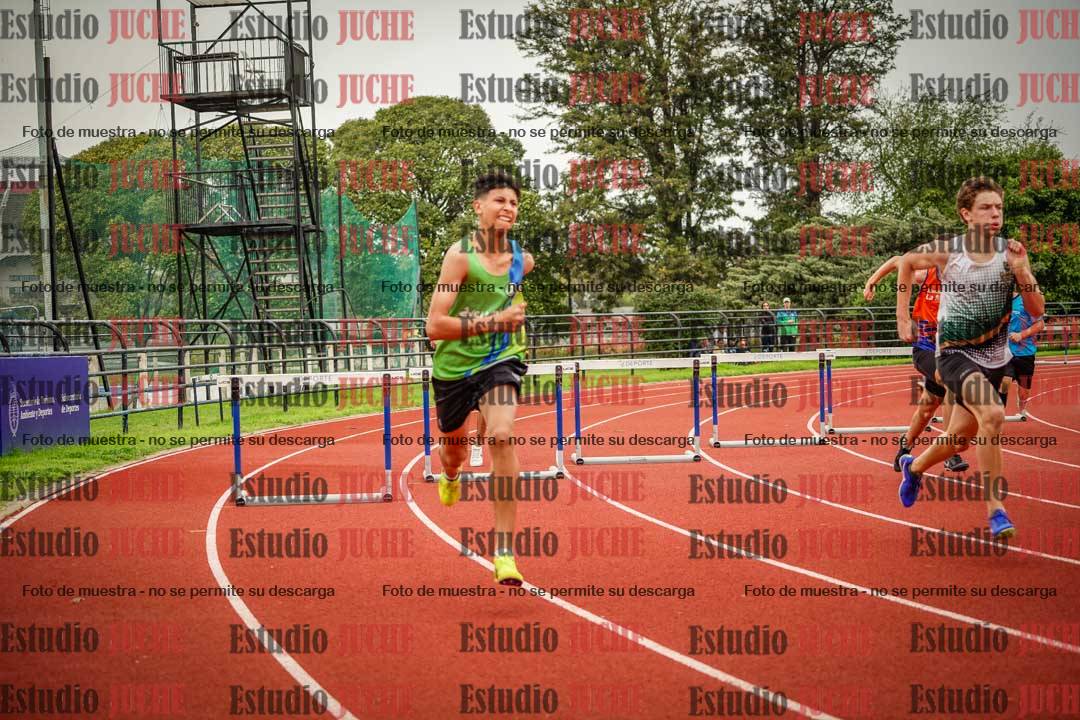 Fotos de los 295 m con vallas de varones