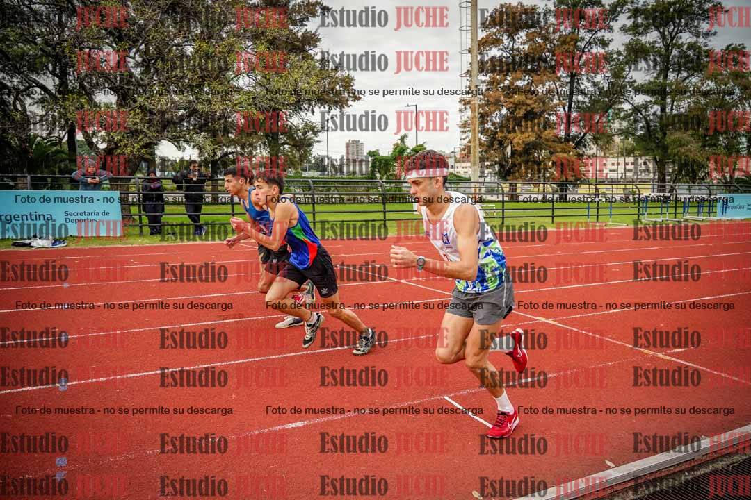 Fotos de los 3000 m con obstáculos de varones