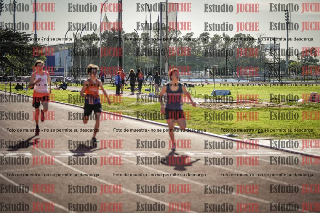 Fotos de los 400 m con vallas de varones