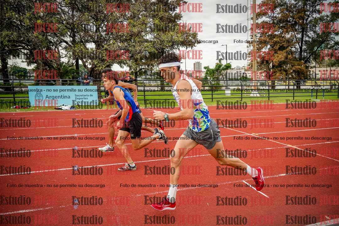 Fotos de los 3000 m con obstáculos de varones